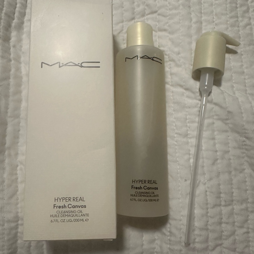 MAC Cosmetics Hyper Real Fresh Canvas Cleansing Oil